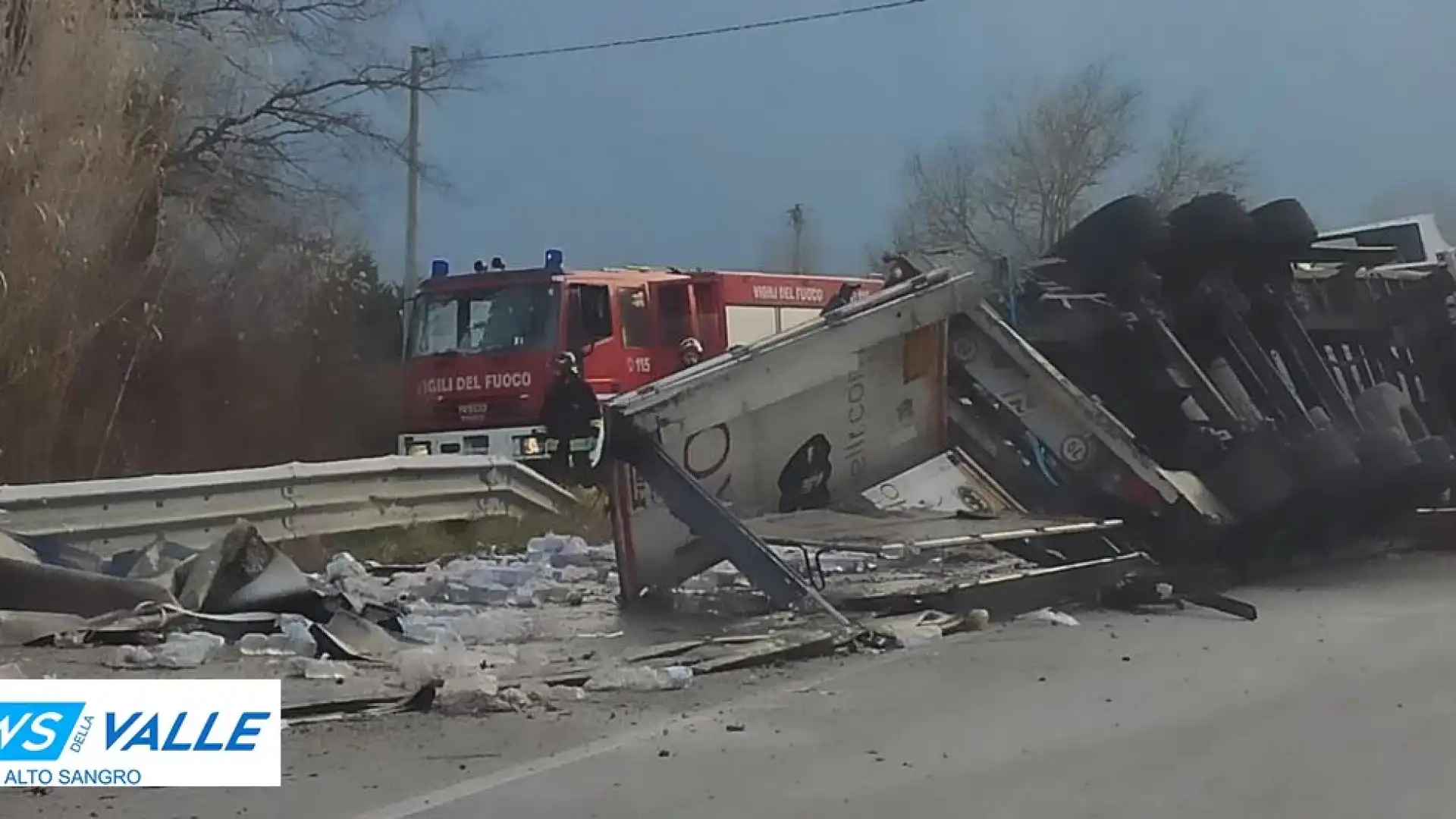 Colli a Volturno: rimozione carico disperso sulla statale 158, il sindaco Incollingo emette ordinanza. Toccherà all'azienda di trasporti rimuovere i detriti in plastica